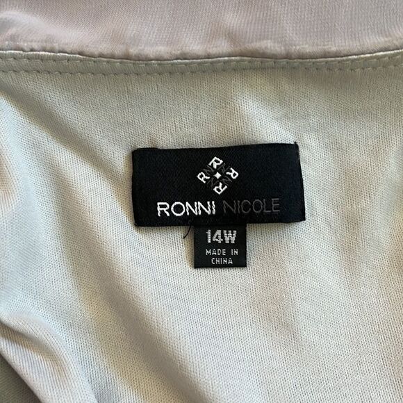 RONNI NICOLE SILVER CAPE FLORAL PATTERN DRESS Sz-  14 - Picture 8 of 15